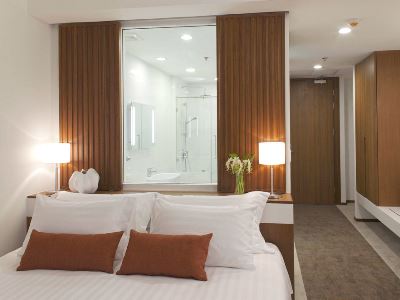 EASTIN TAN