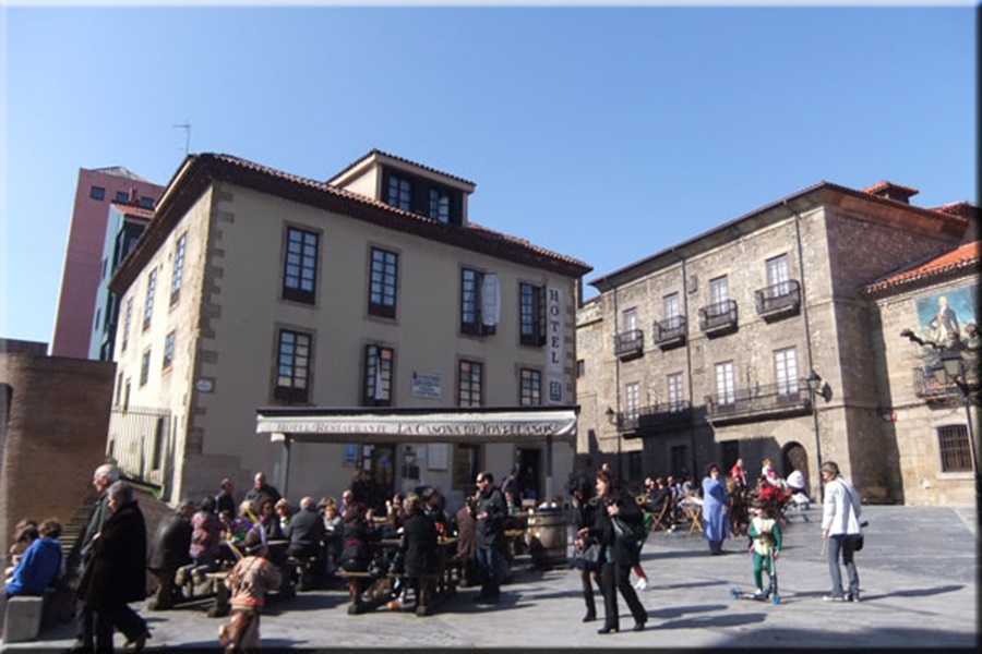 HOTEL LA CASONA DE JOVELLANOS - Hotel cerca del Estadio El Molinón