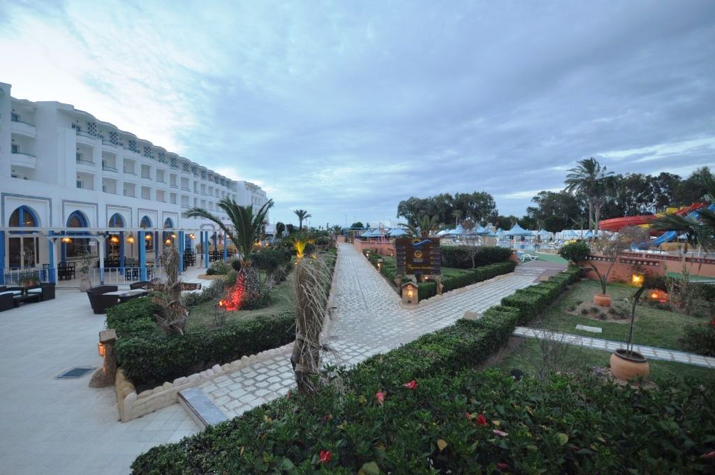 PALMYRA HOLIDAY RESORT & SPA