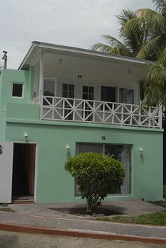 CORAL HARBOUR BEACH HOUSE AND VILLAS