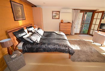 Trovalia Bellbird Cottage B B
