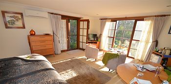 Trovalia Bellbird Cottage B B