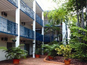COCONUT GROVE HOLIDAY APARTMENTS