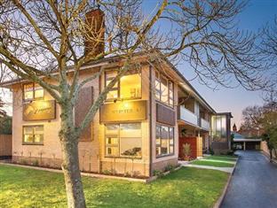 LAKE WENDOUREE LUXURY APARTMENTS