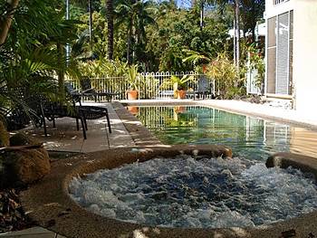 PORT DOUGLAS APARTMENTS