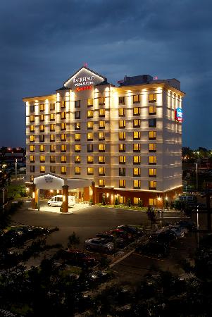 FAIRFIELD INN & SUITES MONTREAL AIRPORT