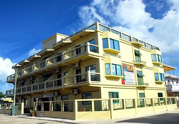 CAYE CAULKER PLAZA