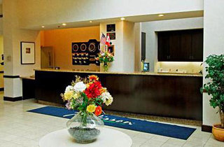 HOLIDAY INN HOTEL & SUITES LONDON