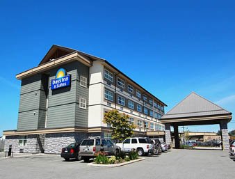 DAYS INN AND SUITES - LANGLEY