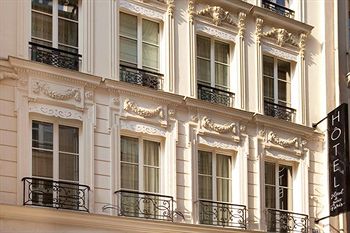 LE PETIT PARIS
