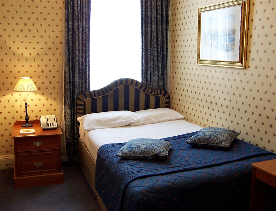 THE GAINSBOROUGH
