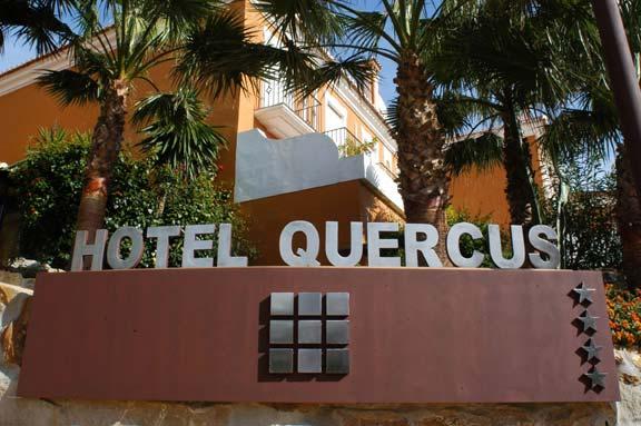 QUERCUS - Hotel cerca del SAN ROQUE CLUB