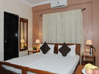 12 TH AVENUE-A SUITE HOTEL