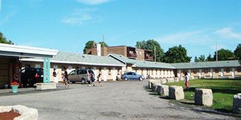 PARKWAY MOTEL