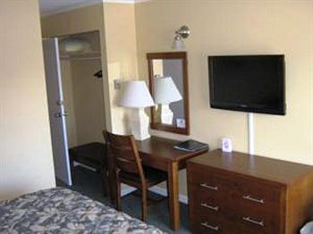 WESTWARD INN & SUITES