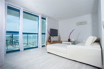 THE SEA APARTMENTS TEL AVIV