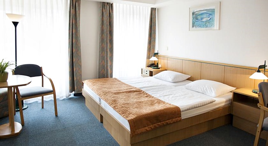 room photo