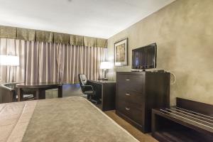 QUALITY HOTEL & CONFERENCE CENTRE CAMPBELLTON