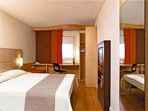 IBIS PARIS BERCY VILLAGE 12Ã?ME
