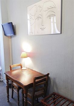 DE PARIS