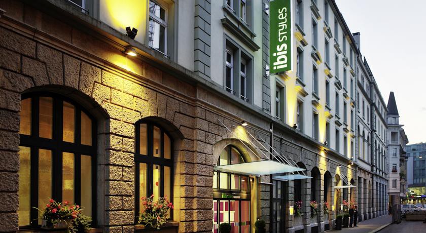 IBIS STYLES LUZERN CITY