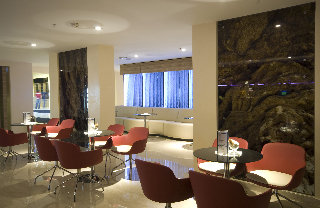 MAESTRAL RESORT & CASINO