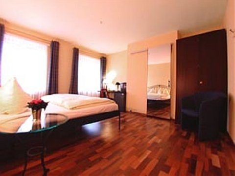 IBIS ZURICH MESSE-AIRPORT
