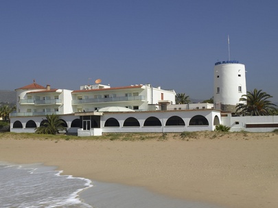 HOTEL APARTAMENTOS PLAYAFELS - Hotel cerca del Golf Santa Inés Club