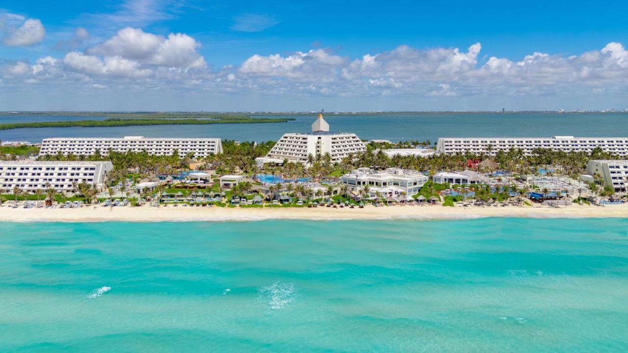 THE PYRAMID CANCUN BY OASIS