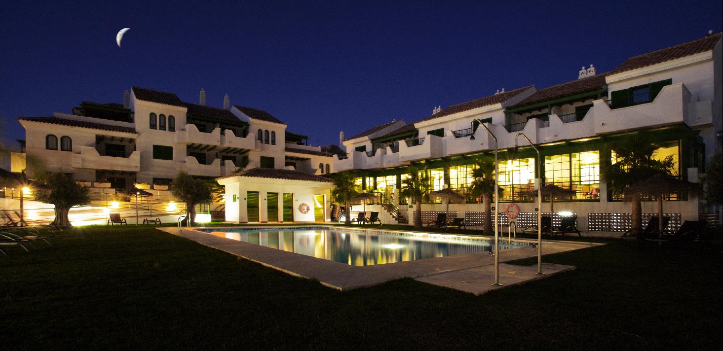 Pueblo el Goleto Apartamentos - Hotel cerca del Golf La Duquesa