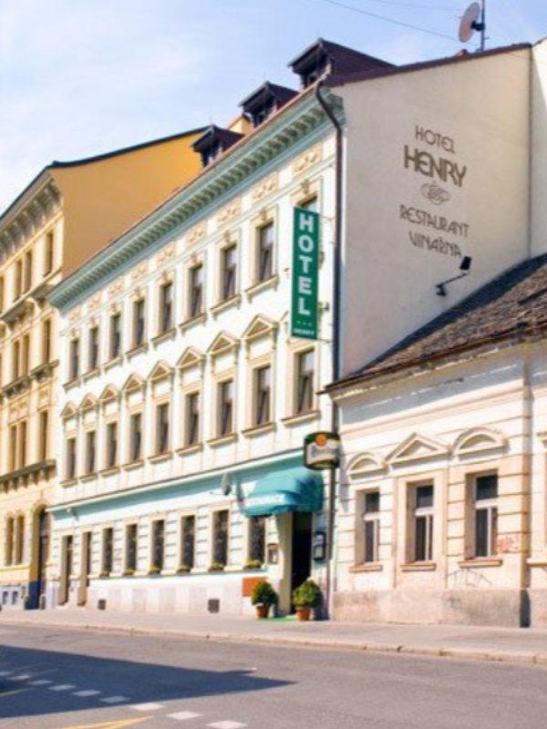 HENRY HOTEL