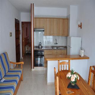 LAS FLORITAS APARTAMENTOS - Hotel cerca del Amarilla Golf & Country Club