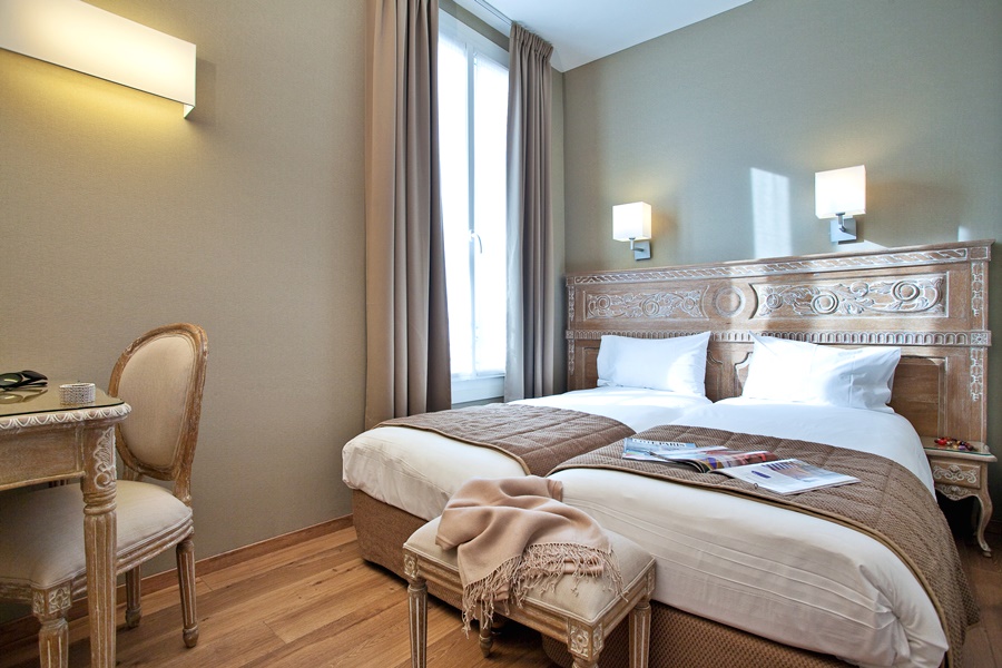room photo
