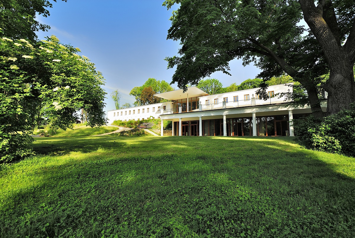 SCHLOSSPARK MAUERBACH