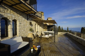 CHÂTEAU EZA