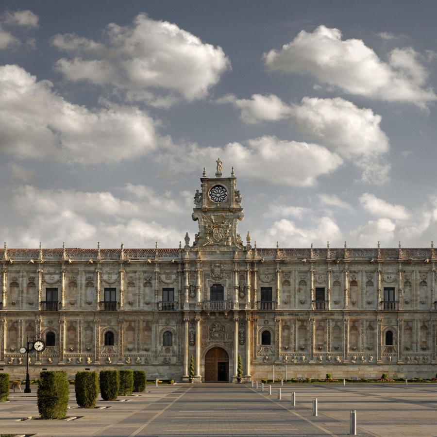 PARADOR DE LEON - LEON