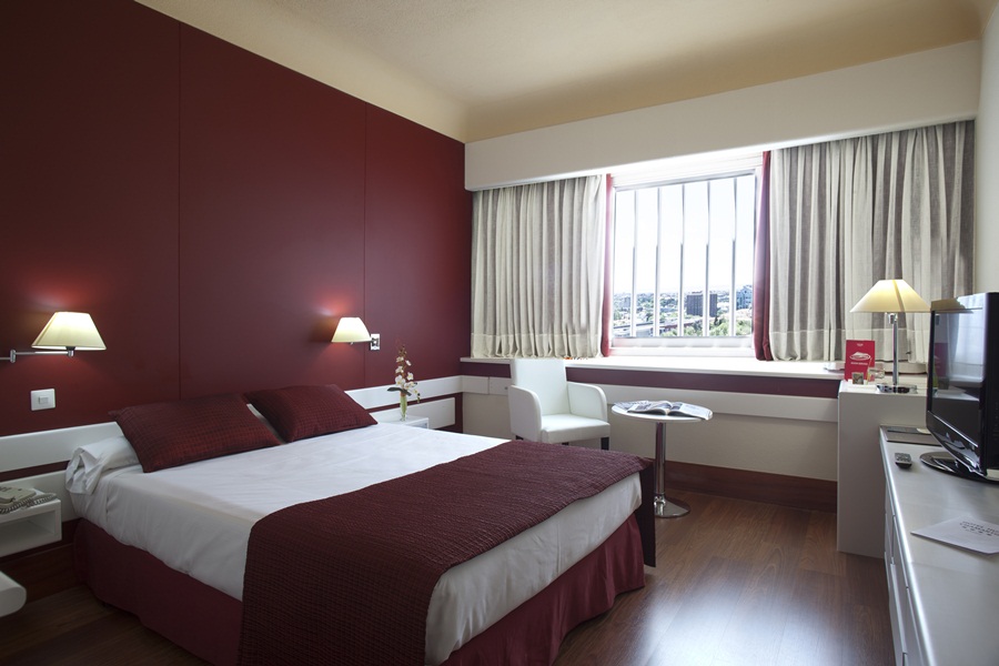 HOTEL CHAMARTIN THE ONE - Hotel cerca del Real Club Puerta de Hierro