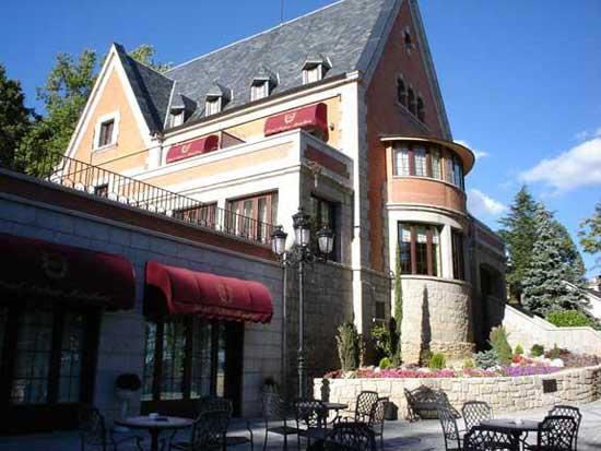 PALACIO MIRAFLORES HOTEL - Hotel cerca del Estación de Esquí de Valdesquí