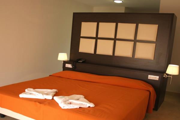http://www.hotelresb2b.com/images/hoteles/807524_foto_3.jpg