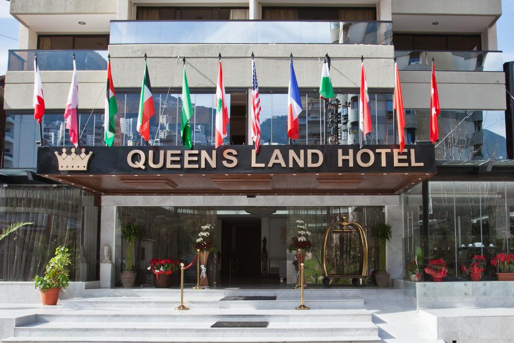 Queens Land Hotel