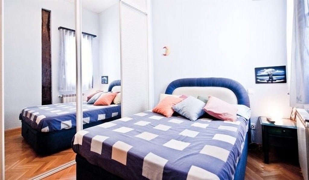 APARTAMENTO ESPACIOSO EN EL CENTRO DE MADRID CON ASCENSOR, LAVADORA