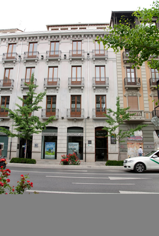 EDIFICIO ACOGEDOR EN EL CENTRO DE GRANADA CON ASCENSOR, AIRE ACONDICIONADO, BALCÓN