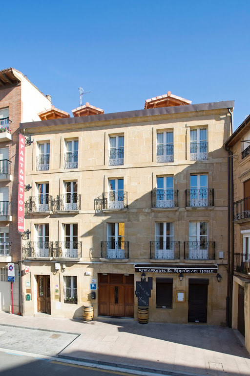 APARTAMENTO EN EL CENTRO DE HARO CON INTERNET, ASCENSOR, APARCAMIENTO, LAVADORA