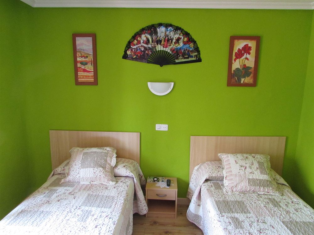 HOSTAL ROBER - Hotel cerca del Artecine XXI