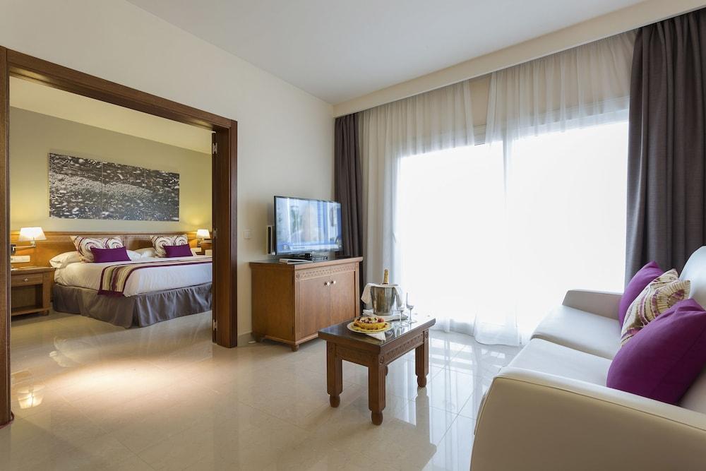 Grand Palladium Palace Ibiza Resort & Spa - Hotel cerca del Aeropuerto de Ibiza San José