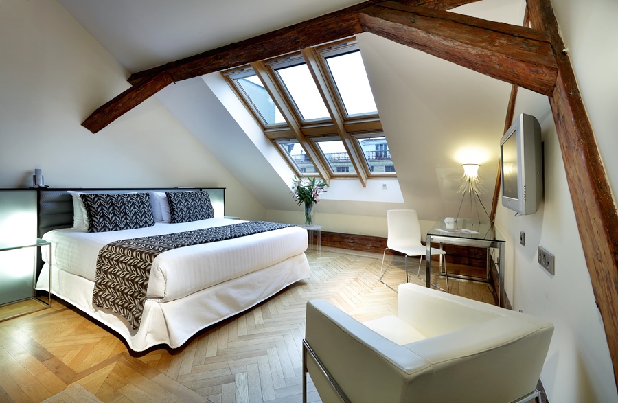 room photo