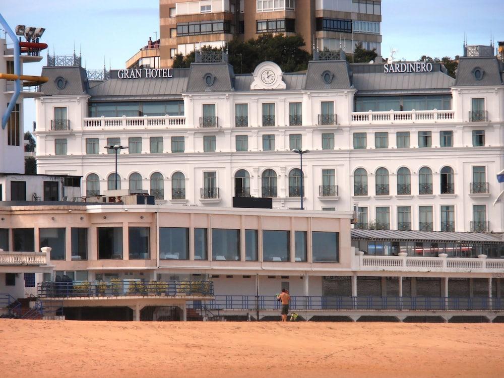 GRAN HOTEL SARDINERO - Hotel cerca del Club de Golf Mataleñas