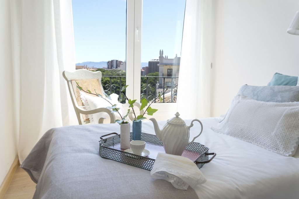 APARTAMENTO EN EL CENTRO DE MÁLAGA CON ASCENSOR, LAVADORA