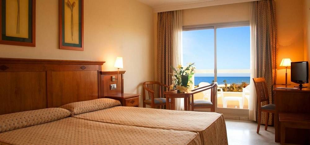 HOTEL BQ ANDALUCIA BEACH - Hotel cerca del Alhaurín Golf Resort & Club Hípico