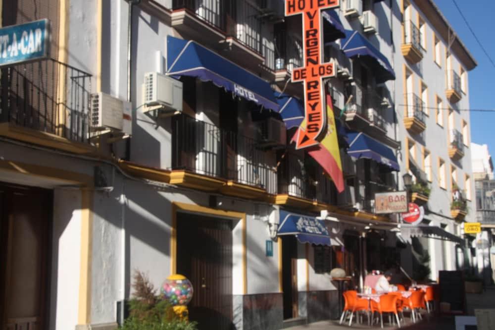 Hotel Virgen De Los Reyes